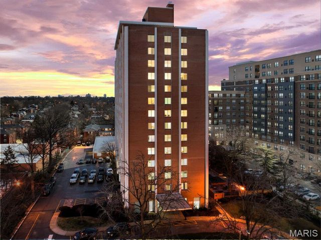 900 S Hanley Road 12E, Clayton, MO 63105