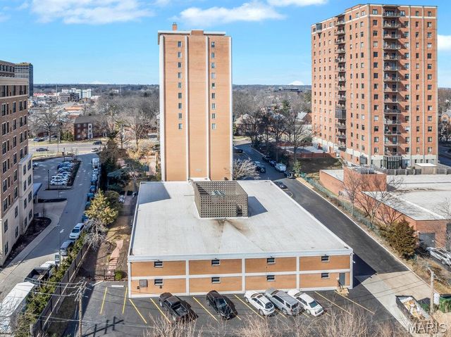 900 S Hanley Road 12E, Clayton, MO 63105