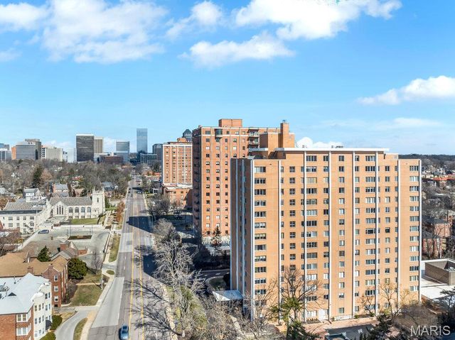 900 S Hanley Road 12E, Clayton, MO 63105