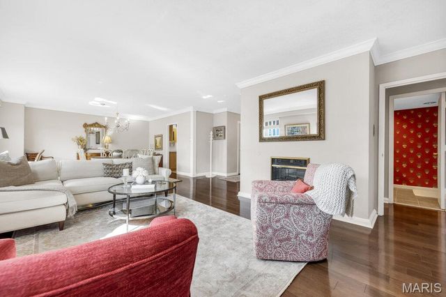 900 S Hanley Road 12E, Clayton, MO 63105