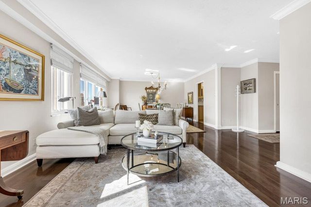 900 S Hanley Road 12E, Clayton, MO 63105