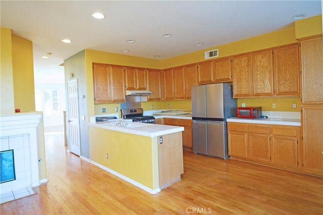 323 Lydia Ln, Corona, CA 92882