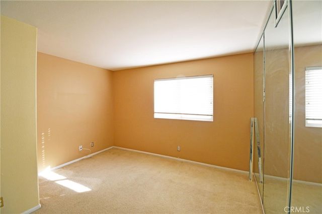 323 Lydia Ln, Corona, CA 92882