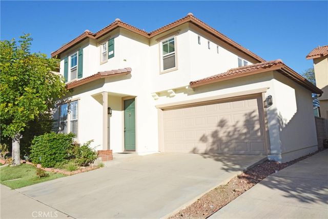323 Lydia Ln, Corona, CA 92882