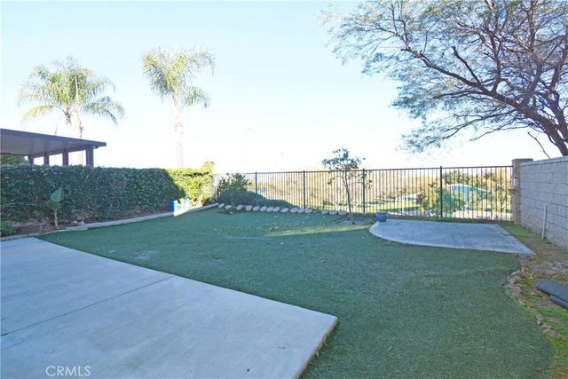 323 Lydia Ln, Corona, CA 92882