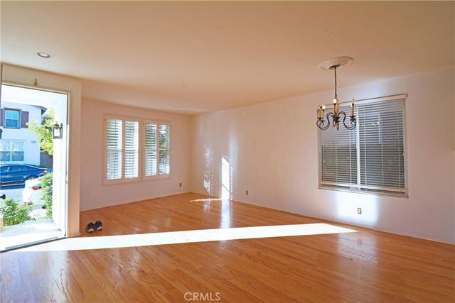 323 Lydia Ln, Corona, CA 92882