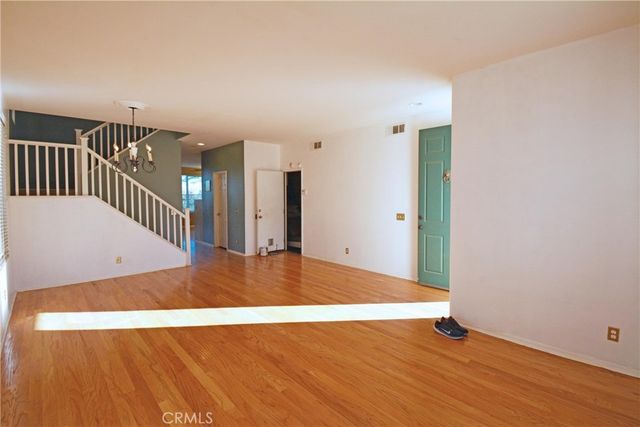 323 Lydia Ln, Corona, CA 92882