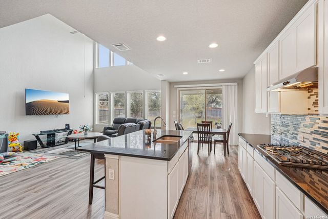 2243 TIPTOP LN, San Antonio, TX 78253