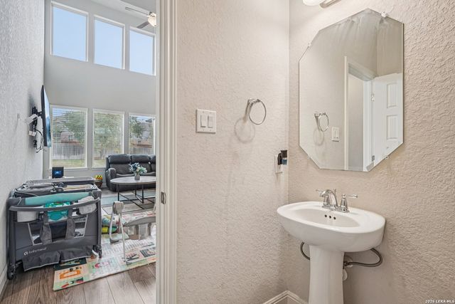 2243 TIPTOP LN, San Antonio, TX 78253