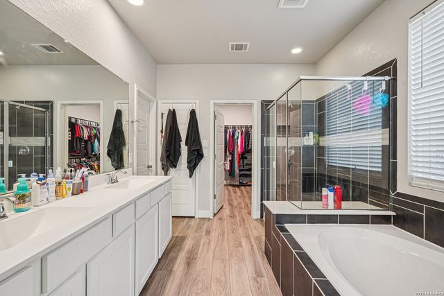 2243 TIPTOP LN, San Antonio, TX 78253