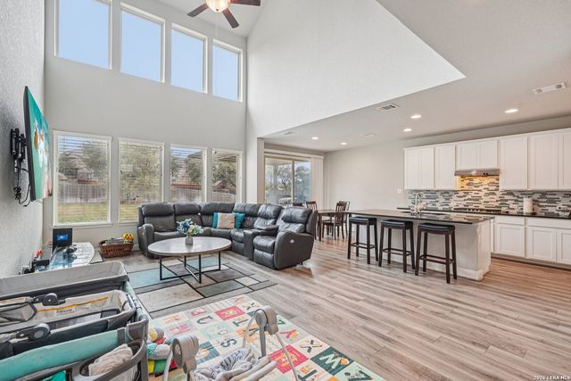 2243 TIPTOP LN, San Antonio, TX 78253