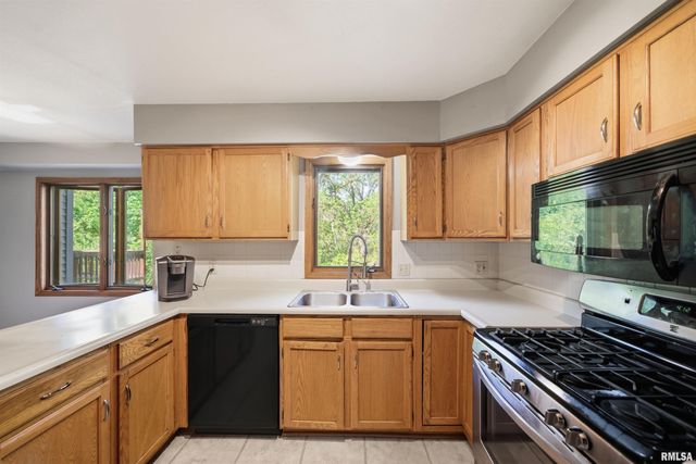 6022 W RIDGECREST Circle, Peoria, IL 61615