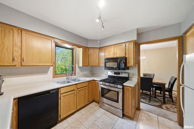 6022 W RIDGECREST Circle, Peoria, IL 61615