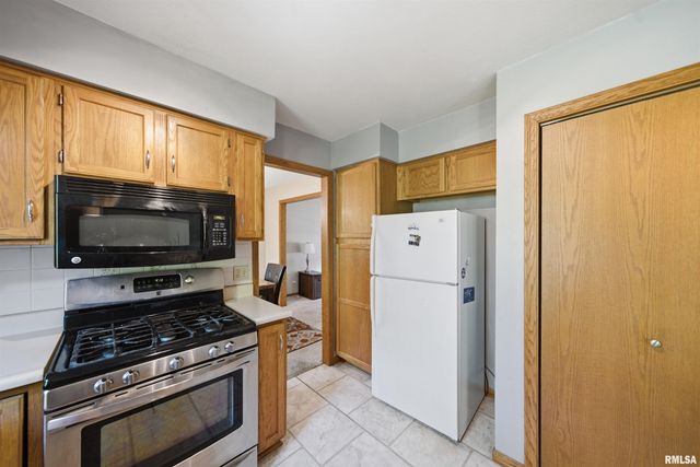6022 W RIDGECREST Circle, Peoria, IL 61615