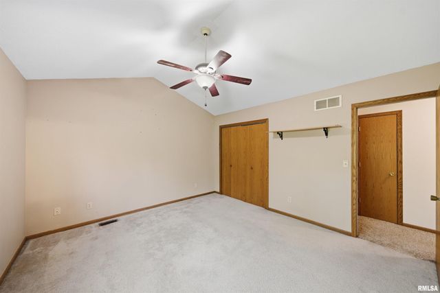 6022 W RIDGECREST Circle, Peoria, IL 61615