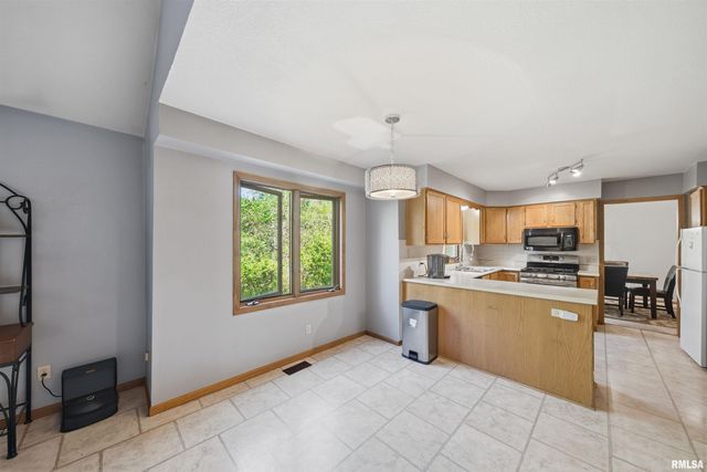 6022 W RIDGECREST Circle, Peoria, IL 61615