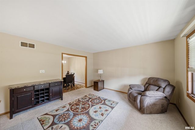 6022 W RIDGECREST Circle, Peoria, IL 61615