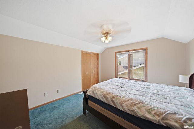 6022 W RIDGECREST Circle, Peoria, IL 61615