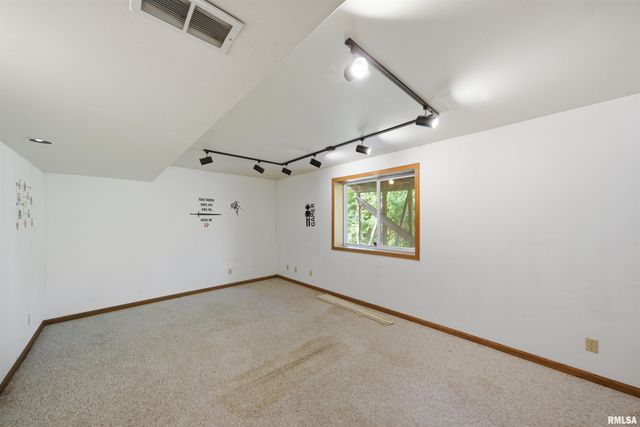6022 W RIDGECREST Circle, Peoria, IL 61615