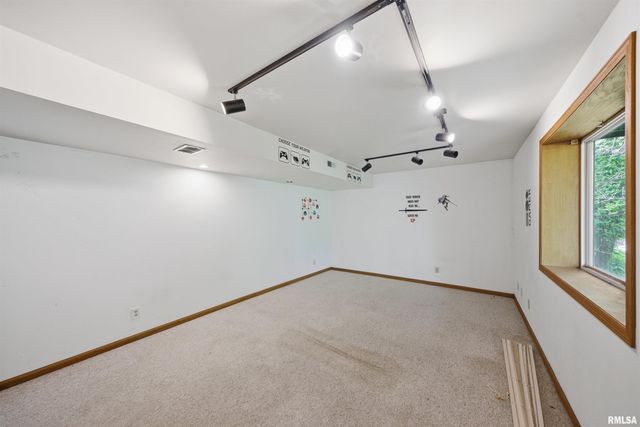 6022 W RIDGECREST Circle, Peoria, IL 61615