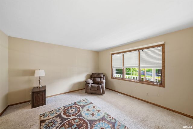 6022 W RIDGECREST Circle, Peoria, IL 61615