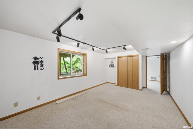 6022 W RIDGECREST Circle, Peoria, IL 61615