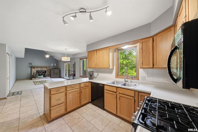 6022 W RIDGECREST Circle, Peoria, IL 61615