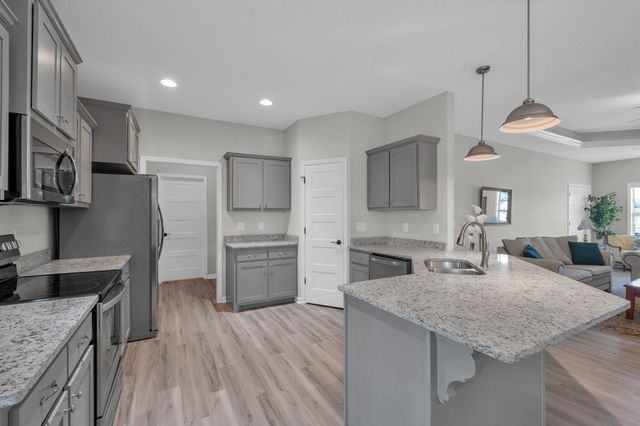 210 Hollow Tree Cir, Castalian Springs, TN 37031