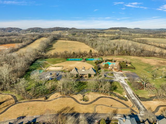 3477 Milford Dr, Thompsons Station, TN 37179