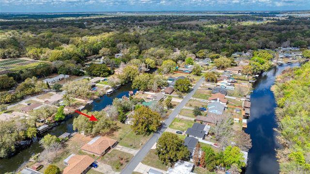 27727 LOIS DRIVE, Tavares, FL 32778