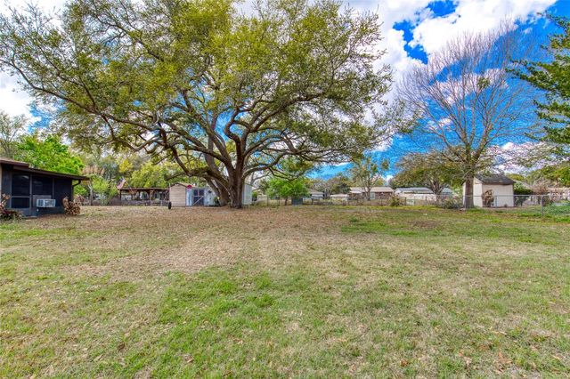 27727 LOIS DRIVE, Tavares, FL 32778