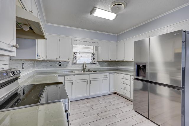 1015 Quail Creek Drive, Miami, OK 74354