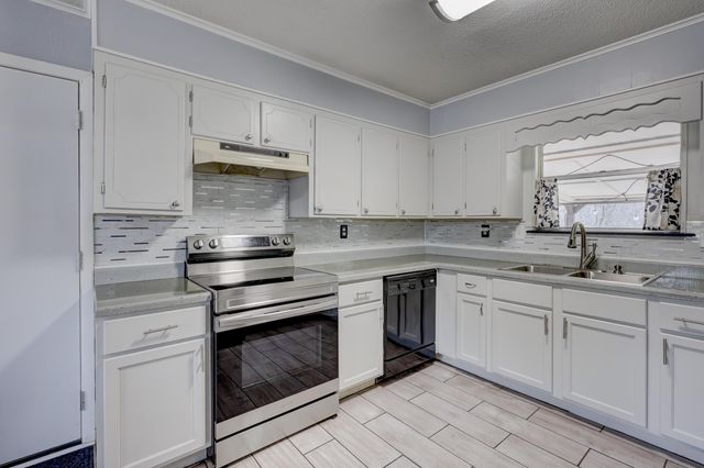 1015 Quail Creek Drive, Miami, OK 74354