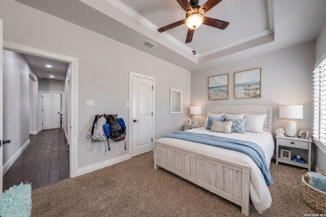 380 Abrego Lake, Floresville, TX 78114