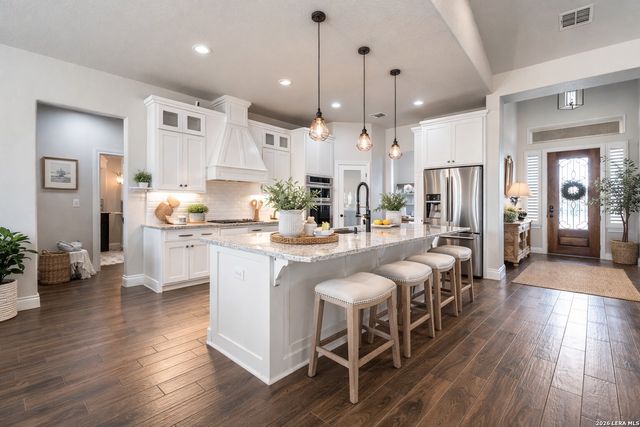 380 Abrego Lake, Floresville, TX 78114