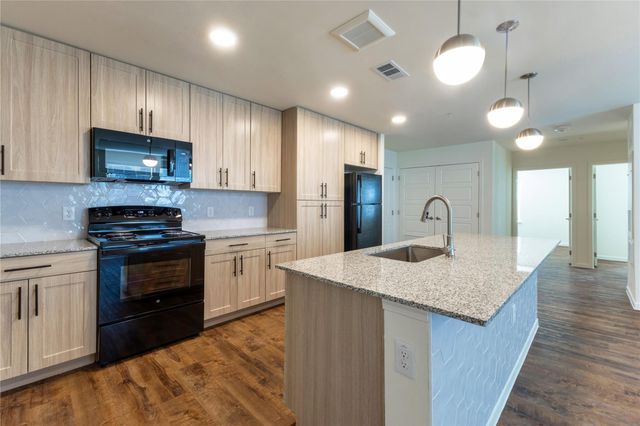 1000 E Yager Lane, Austin, TX 78763