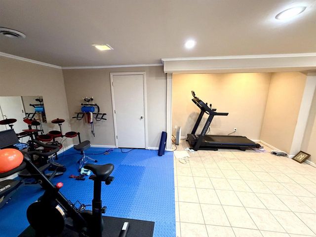 6013 Raymond Road, Madison, WI 53711