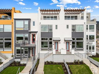 556 N INNOVATOR DR #158, Farmington, UT 84025