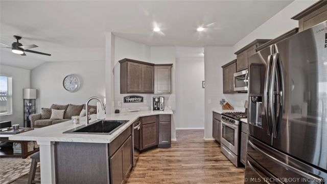 14303 N 73 Avenue E, Collinsville, OK 74021