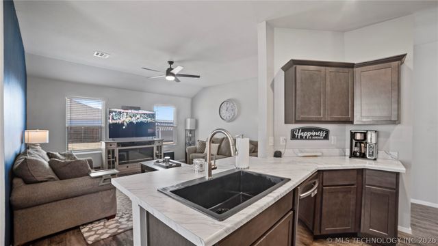 14303 N 73 Avenue E, Collinsville, OK 74021