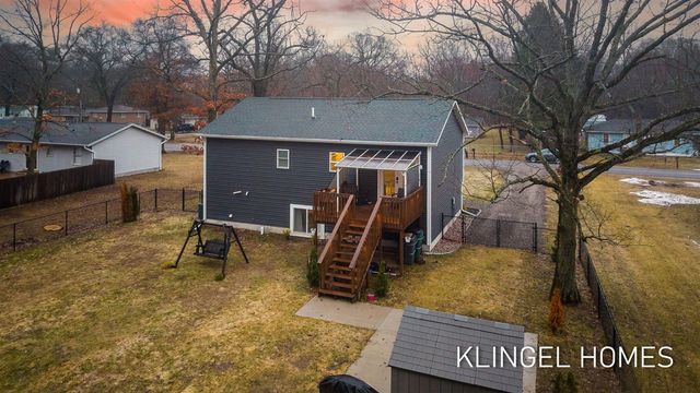 2325 Pillon Road, Twin Lake, MI 49457
