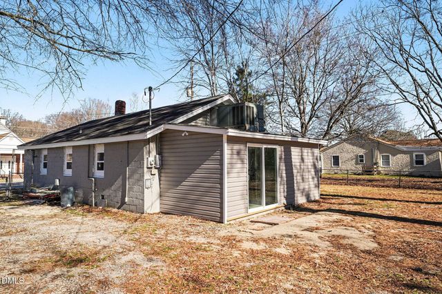 800 E Lizzie Street, Selma, NC 27576
