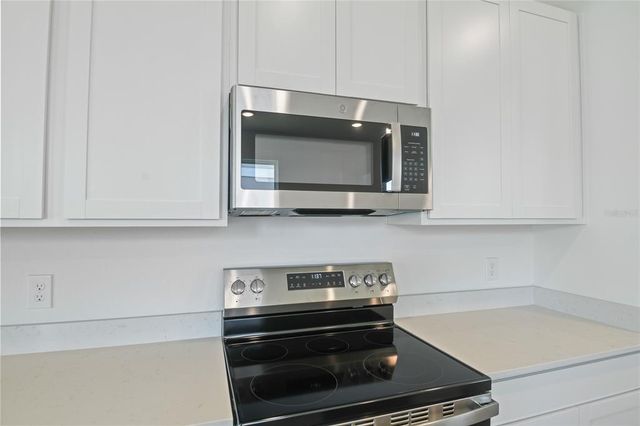 4079 BANNOCK AVENUE, Tavares, FL 32778