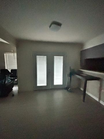 1107 Rimcrest Drive, Arlington, TX 76017