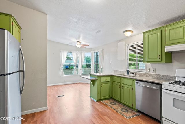 1728 W Coralbrooke Drive, Tucson, AZ 85705