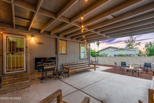 1728 W Coralbrooke Drive, Tucson, AZ 85705