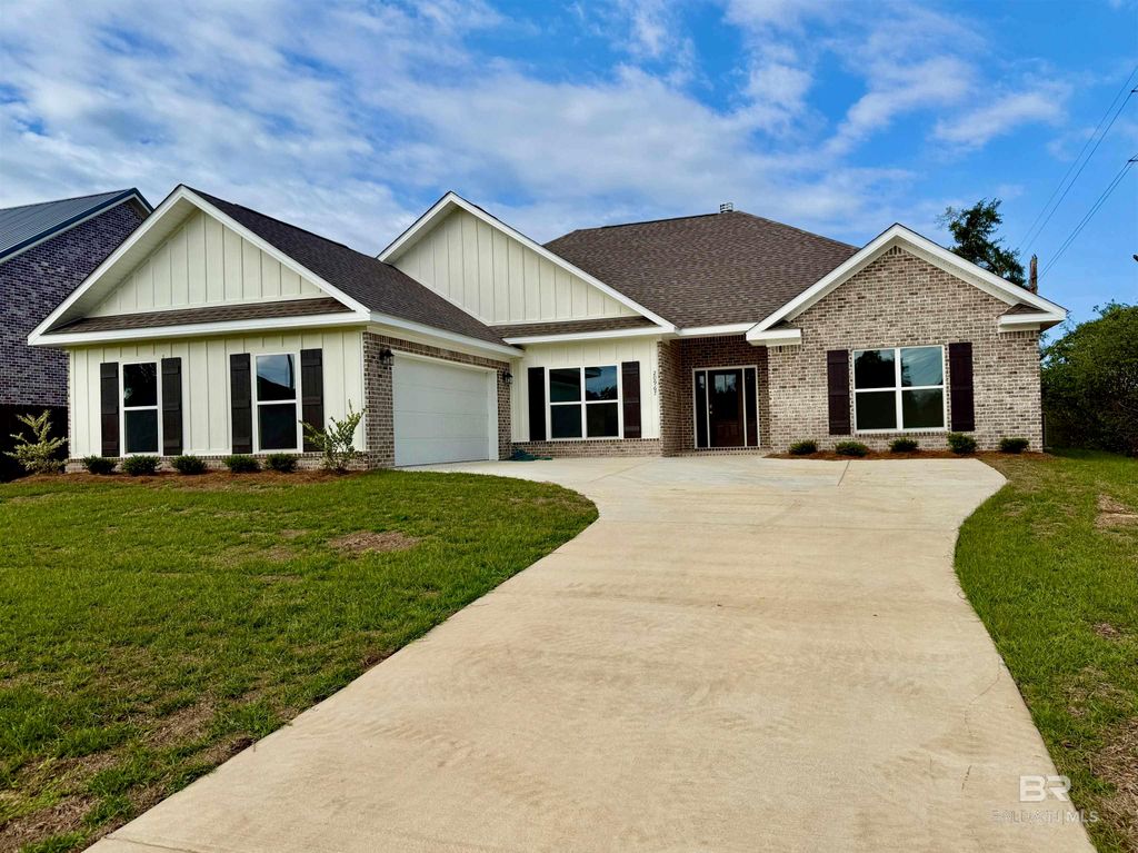 20967 S Southtown Drive, Robertsdale, AL 36567