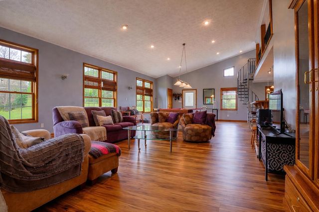 101 Hughley Lane, Harrodsburg, KY 40330
