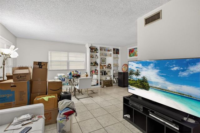 4116 NW 88th Ave 101, Coral Springs, FL 33065