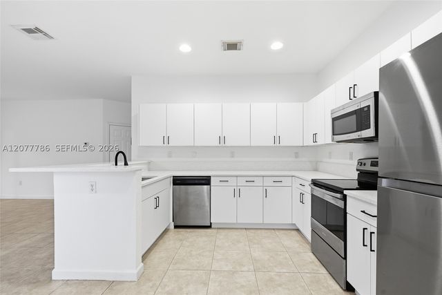 22505 SW 94th Pl, Cutler Bay, FL 33190
